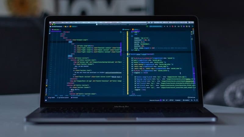 RUNTEQとは？特徴を<a href=